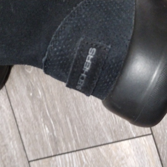 Skechers black suede ankle boots. Size 6.5 - Picture 5 of 14